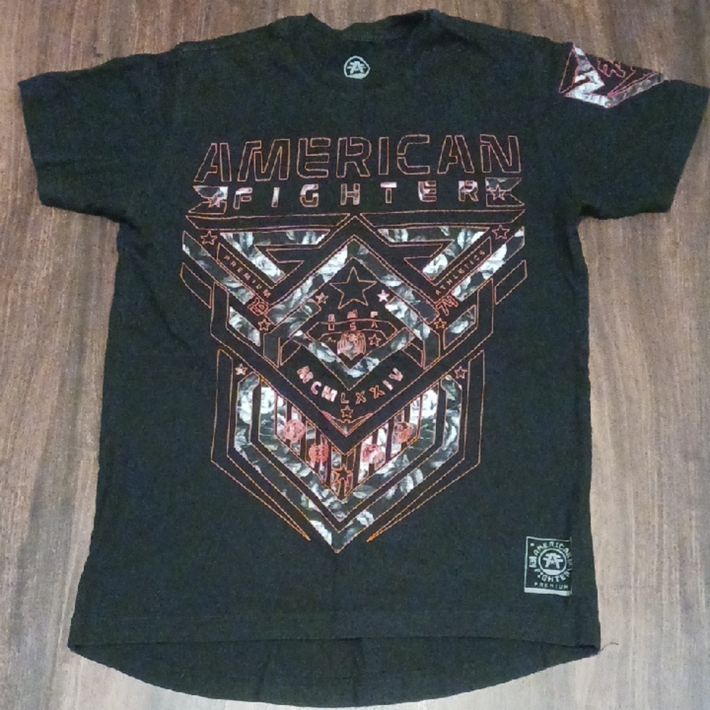 American Fighter Black and Red Graphic Tee - Picture 3 of 6